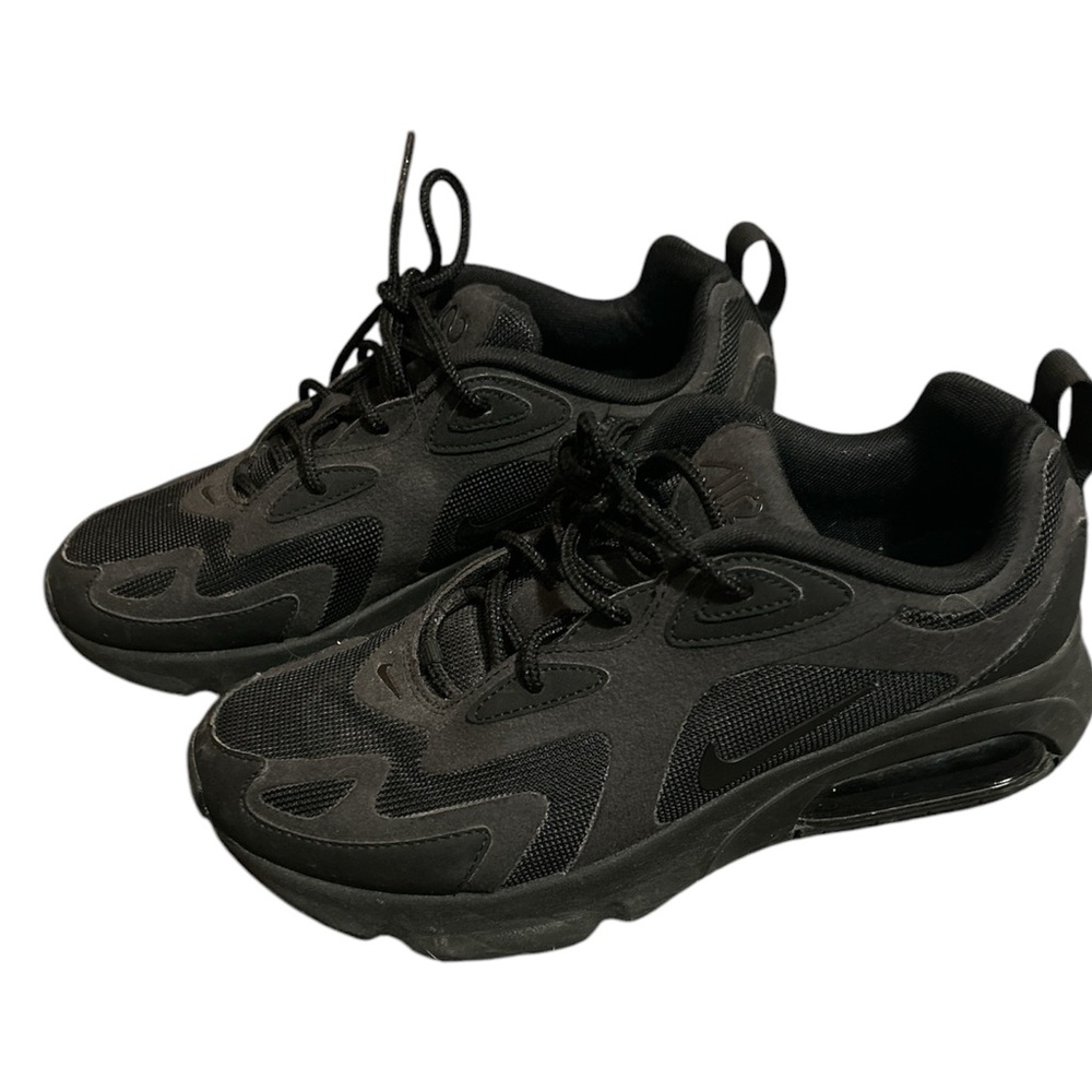 NIKE AIR MAX 200  - Black Tennis Shoes women’s size 8